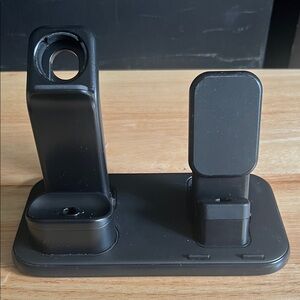 Black Wireless Apple Charging Station